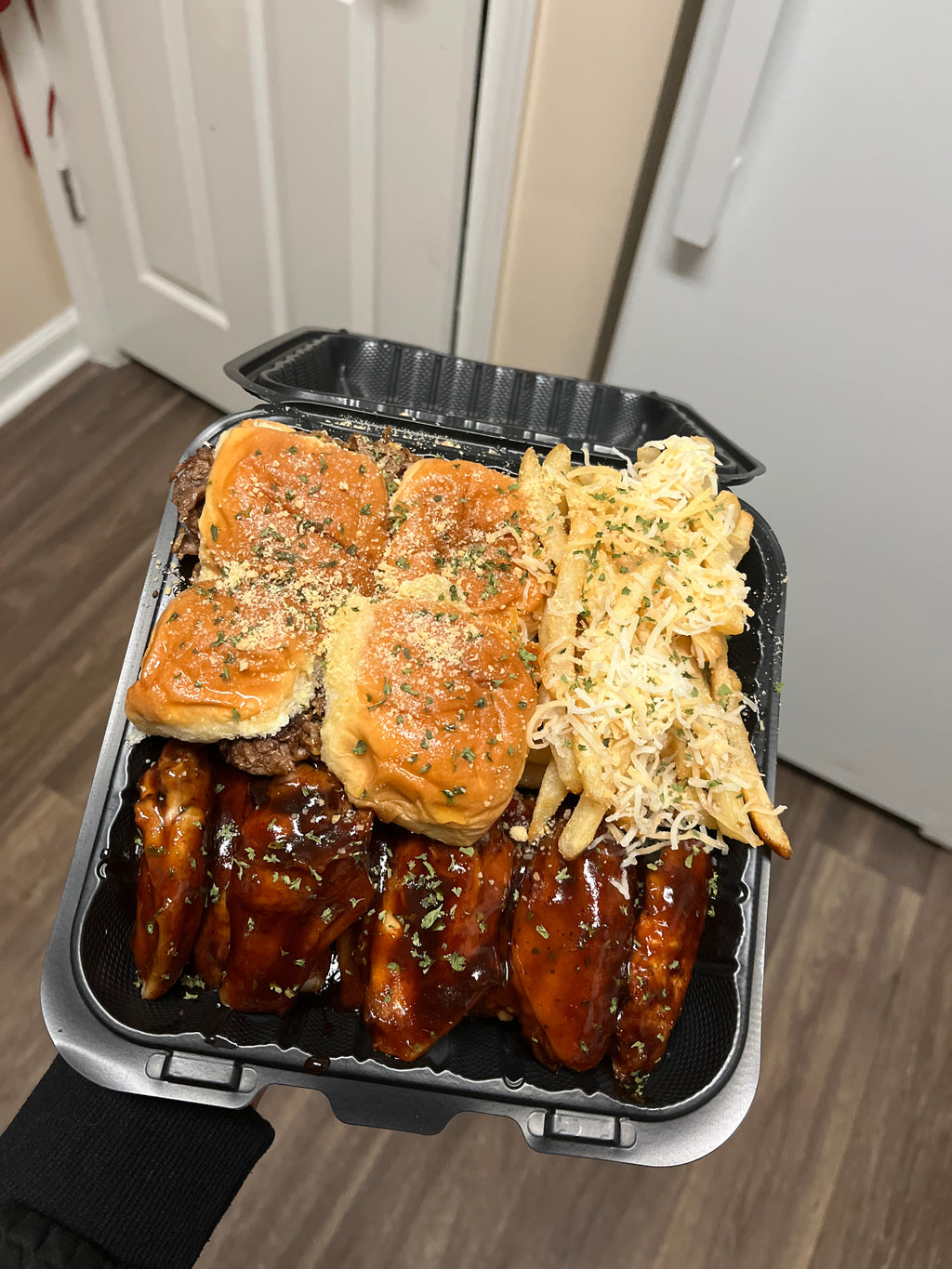 Wing & Sliders Combo (w/cheese fries)